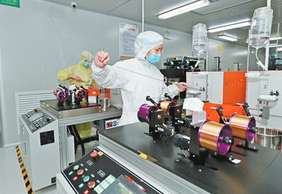 新材料技術(shù)研發(fā) 閩西日報(bào)推動產(chǎn)業(yè)升級的科技引擎