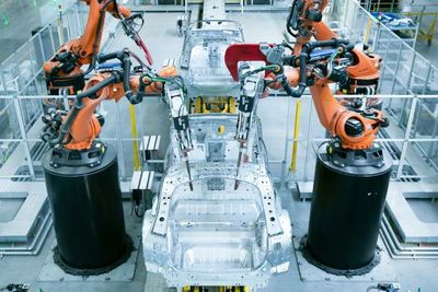 探訪北汽藍(lán)谷麥格納工廠 中歐制造的合作與共創(chuàng)與新材料技術(shù)研發(fā)的交響曲