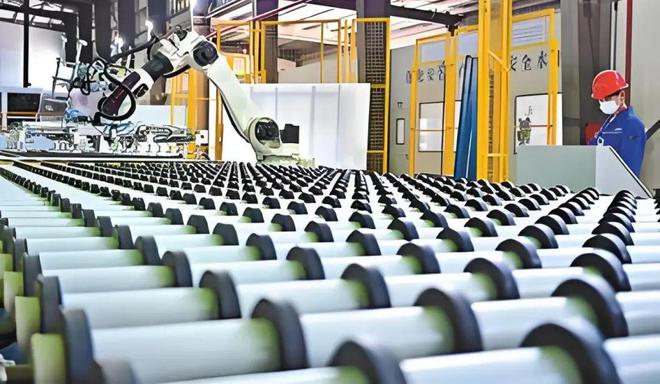 “20+8”產(chǎn)業(yè)集群新政引領(lǐng)未來，深圳新材料技術(shù)研發(fā)開啟制造業(yè)新篇章